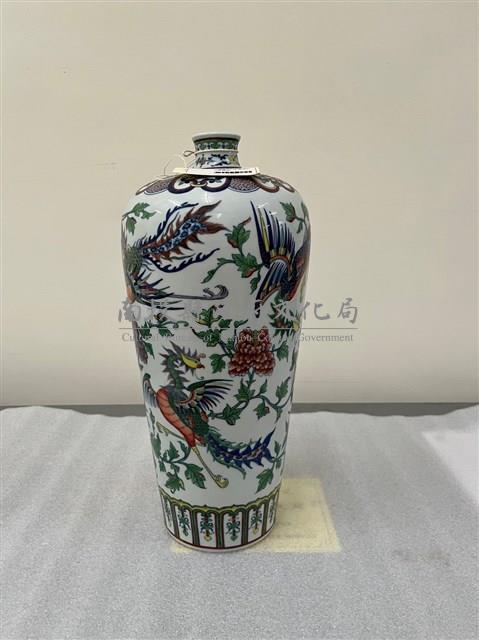 仿清雍正鬥彩鳳凰牡丹紋梅瓶(複製品)藏品圖，第1張