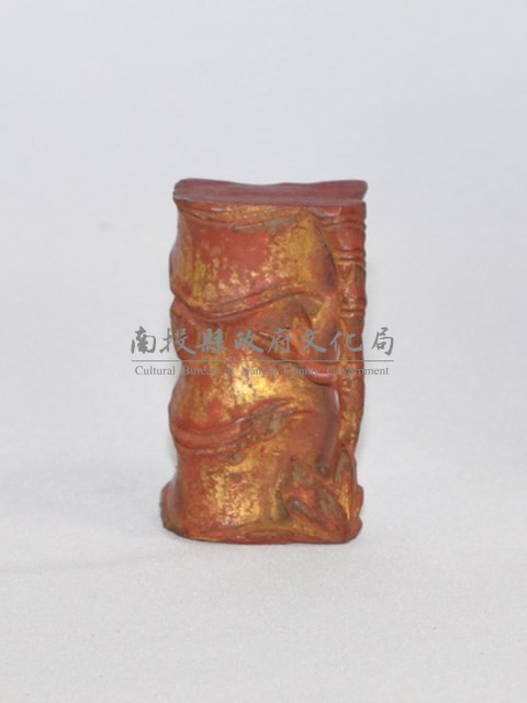 朱漆文鎮藏品圖，第1張