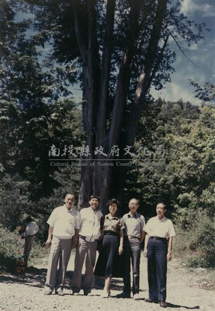 文友耕心等人合照藏品圖，第1張