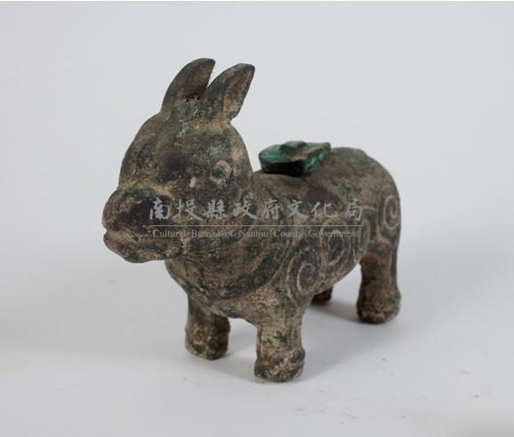 仿商代雲紋犧鐏(複製品)藏品圖，第1張