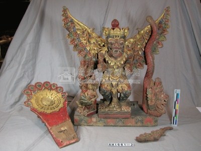 貴族之家八口之壁飾藏品圖，第1張