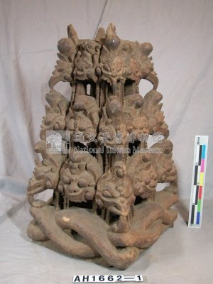 寺院柱的裝飾藏品圖，第1張