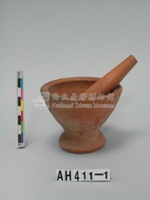 紅色細砂搗藥器模型藏品圖，第1張