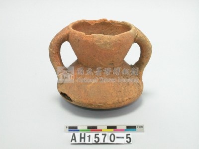 褐色夾砂雙把陶罐藏品圖，第2張