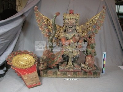 貴族之家八口之壁飾藏品圖，第1張