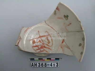 釉上彩盤殘件藏品圖，第1張