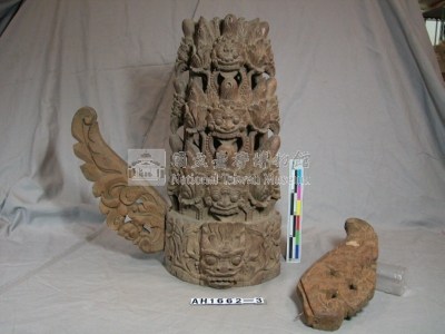 寺院柱的裝飾藏品圖，第2張