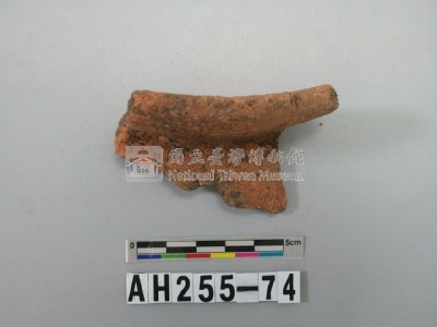 紅色粗砂陶口緣殘件藏品圖，第2張