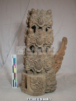 寺院柱的裝飾藏品圖，第1張