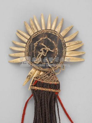 Hat-insignia made of wild boar teeth and cone shell disc Collection Image, Figure 9, Total 10 Figures