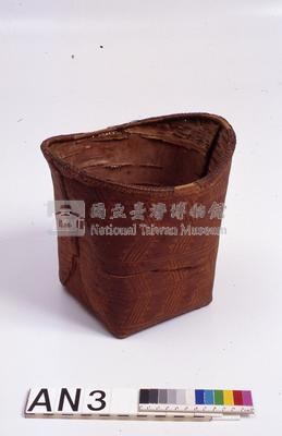 樺皮製容器藏品圖，第1張