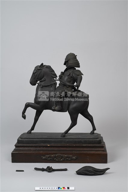 日本將軍著盔騎馬銅像藏品圖，第6張