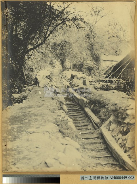 臺中州新高郡番地巒大山檜運材滑道之景藏品圖，第1張