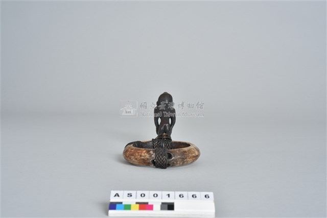 木雕人像石質臂環藏品圖，第14張