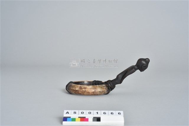 木雕人像石質臂環藏品圖，第15張