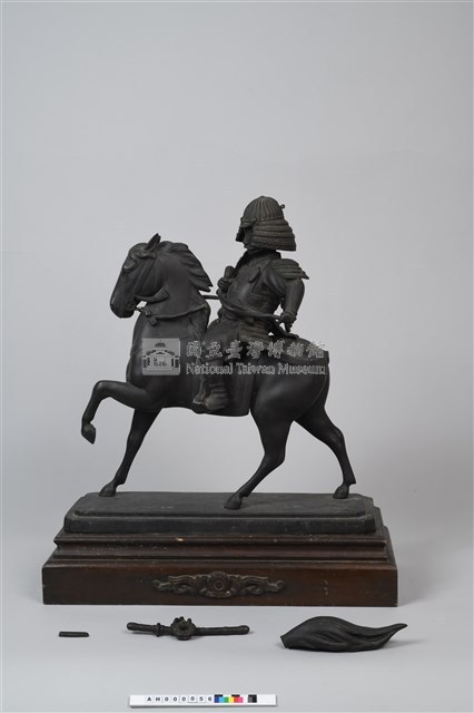日本將軍著盔騎馬銅像藏品圖，第16張