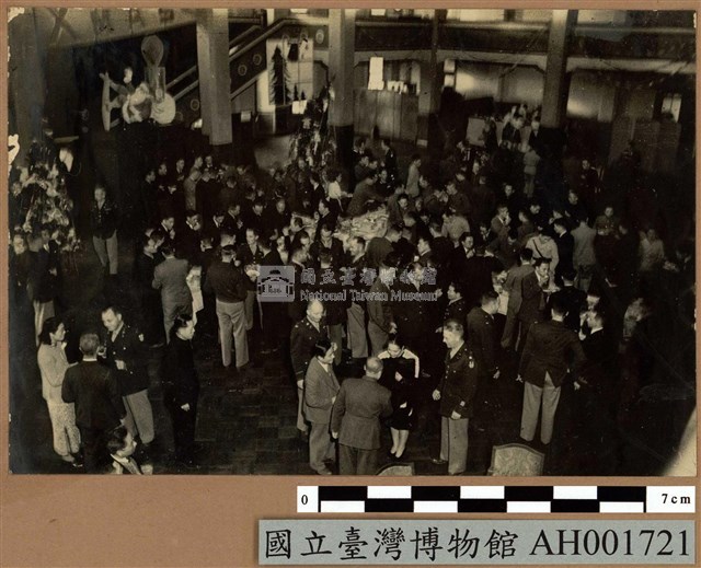 民國卅四年聖誕節陳長官在中山堂舉行茶會招待盟軍藏品圖，第2張