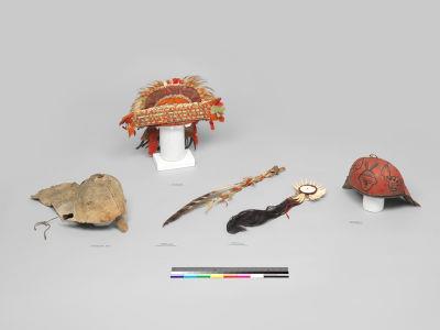 Hat-insignia made of wild boar teeth and cone shell disc Collection Image, Figure 10, Total 6 Figures
