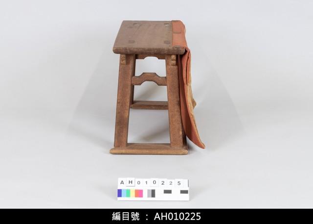 布袋戲道具-桌(含文具)藏品圖，第7張