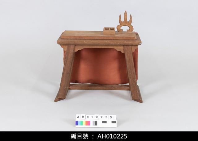 布袋戲道具-桌(含文具)藏品圖，第4張