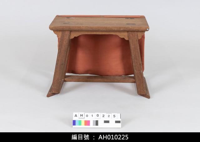 布袋戲道具-桌(含文具)藏品圖，第8張