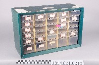 電子零件收納櫥藏品圖，第1張