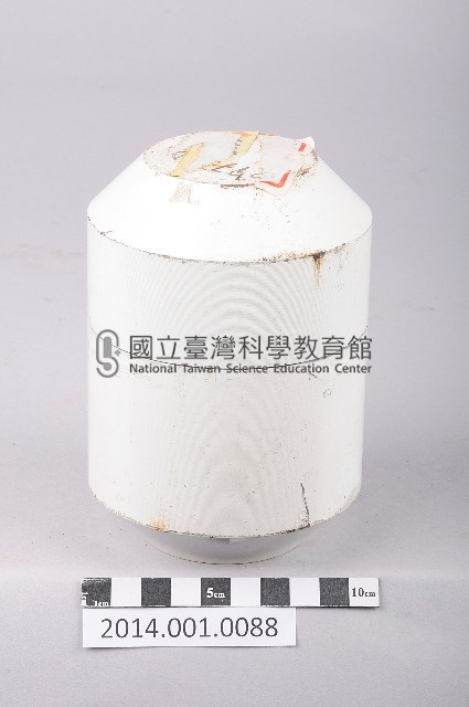 標籤毀損磨損模糊之存放放射性物質鉛罐藏品圖，第1張