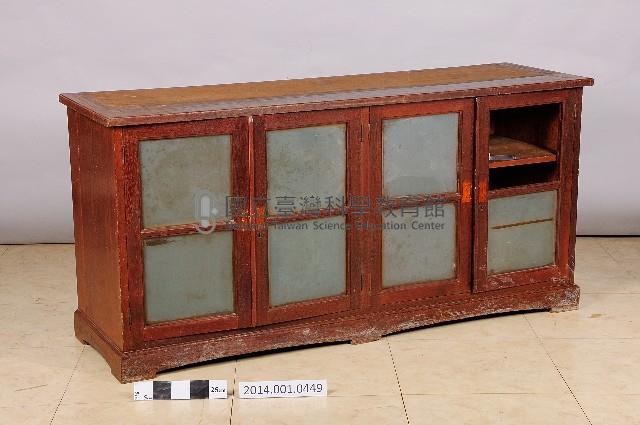 木製櫥櫃藏品圖，第1張