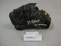 Nike黑色棒球投手手套-陳偉殷贈藏品圖，第1張