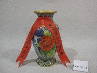 藍底牡丹紀念花瓶藏品圖，第1張