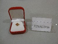 金邊紅徽章藏品圖，第1張