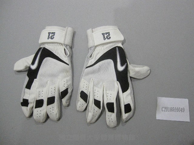 Nike棒球手套-陳偉殷贈藏品圖，第1張
