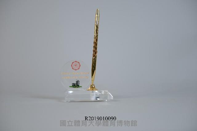 泰國詩納卡寧威洛大學體育學院筆座紀念品（附筆）藏品圖，第1張