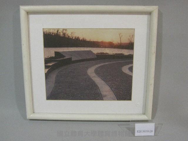 國立體育學院校園-志清湖相片(裝框)藏品圖，第1張