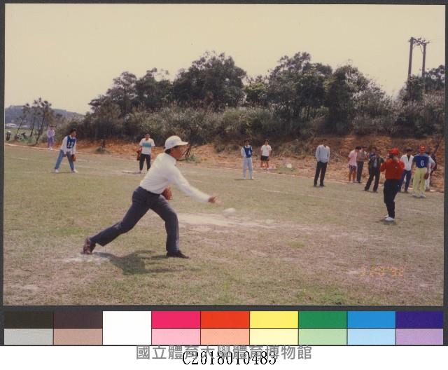 邱金松校長投球1-相片藏品圖，第1張