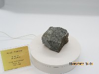 角閃石安山岩藏品圖，第1張