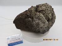 絲狀玄武質安山岩藏品圖，第1張