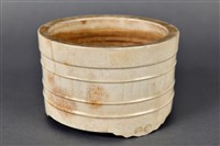 白釉筒式三足爐藏品圖，第1張