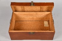 素面紅漆衣物箱藏品圖，第3張