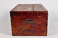 素面紅漆衣物箱藏品圖，第2張