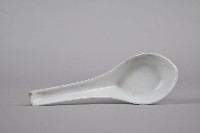白瓷製湯匙藏品圖，第2張
