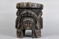 浮雕人面百步蛇木椅藏品圖，第1張