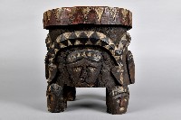 浮雕人面百步蛇木椅藏品圖，第1張
