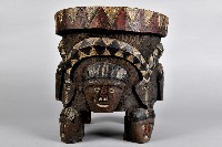 浮雕人面百步蛇木椅藏品圖，第2張
