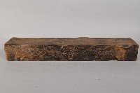 浮雕雙羊人面木製單人枕藏品圖，第1張