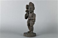 成人單肩扛孩童立像人偶藏品圖，第2張