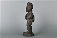 成人單肩扛孩童立像人偶藏品圖，第3張