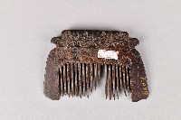 人面百步蛇紋木梳藏品圖，第2張