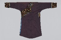 鑲彩珠深褐底人紋上衣藏品圖，第1張