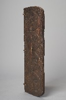 浮雕人面百步蛇紋木盾藏品圖，第3張